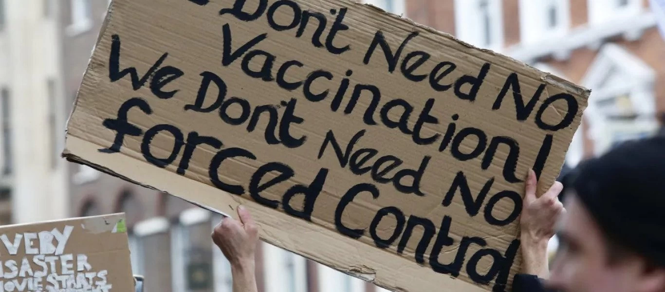 Έρχεται «κύμα» υποχρεωτικών εμβολιασμών για υγειονομικούς - εκπαιδευτικούς: Όσοι διστάζουν μείωση αποδοχών